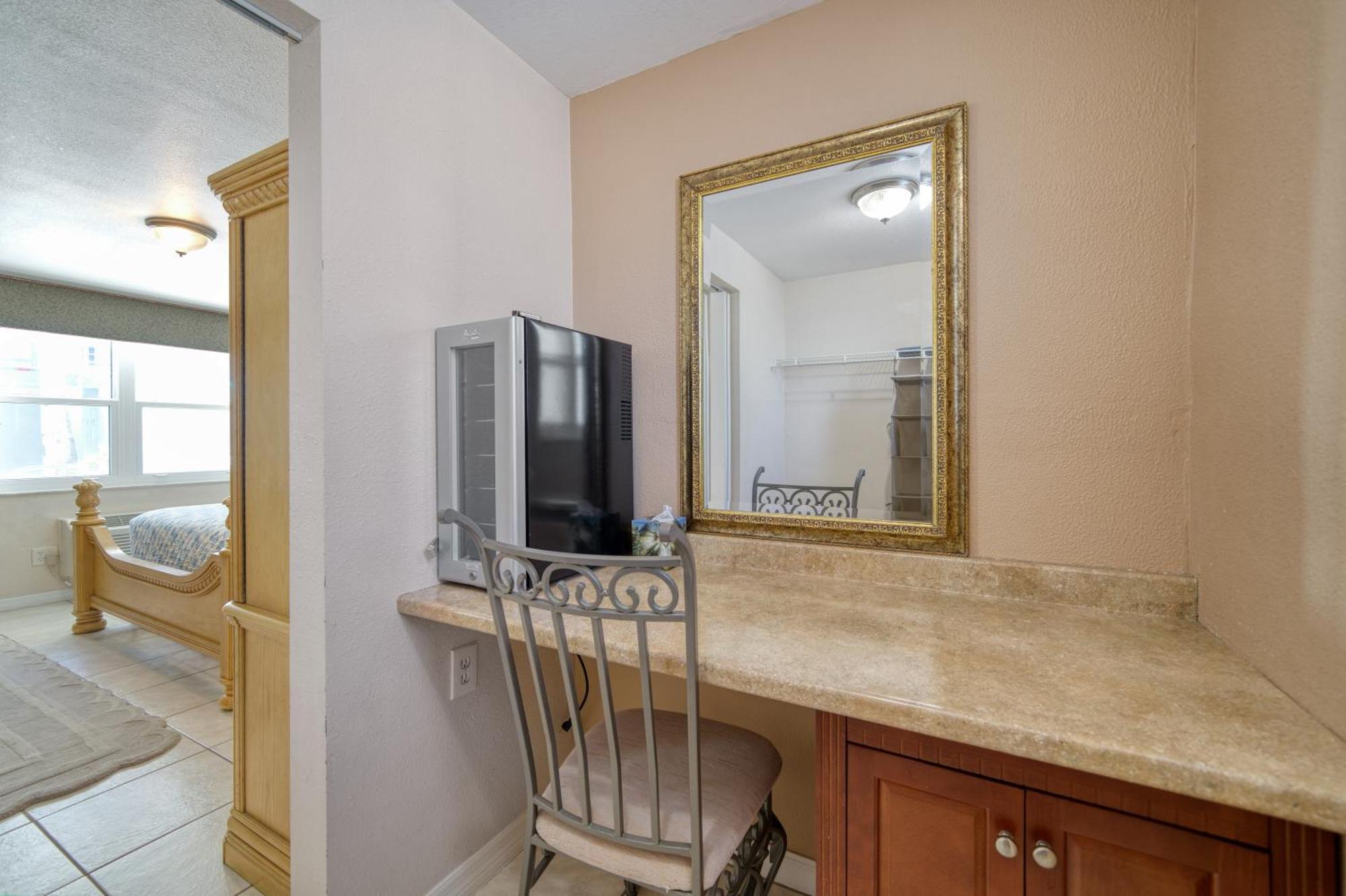 Camelot Beach Suites เคลียร์วอเตอร์บีช ภายนอก รูปภาพ