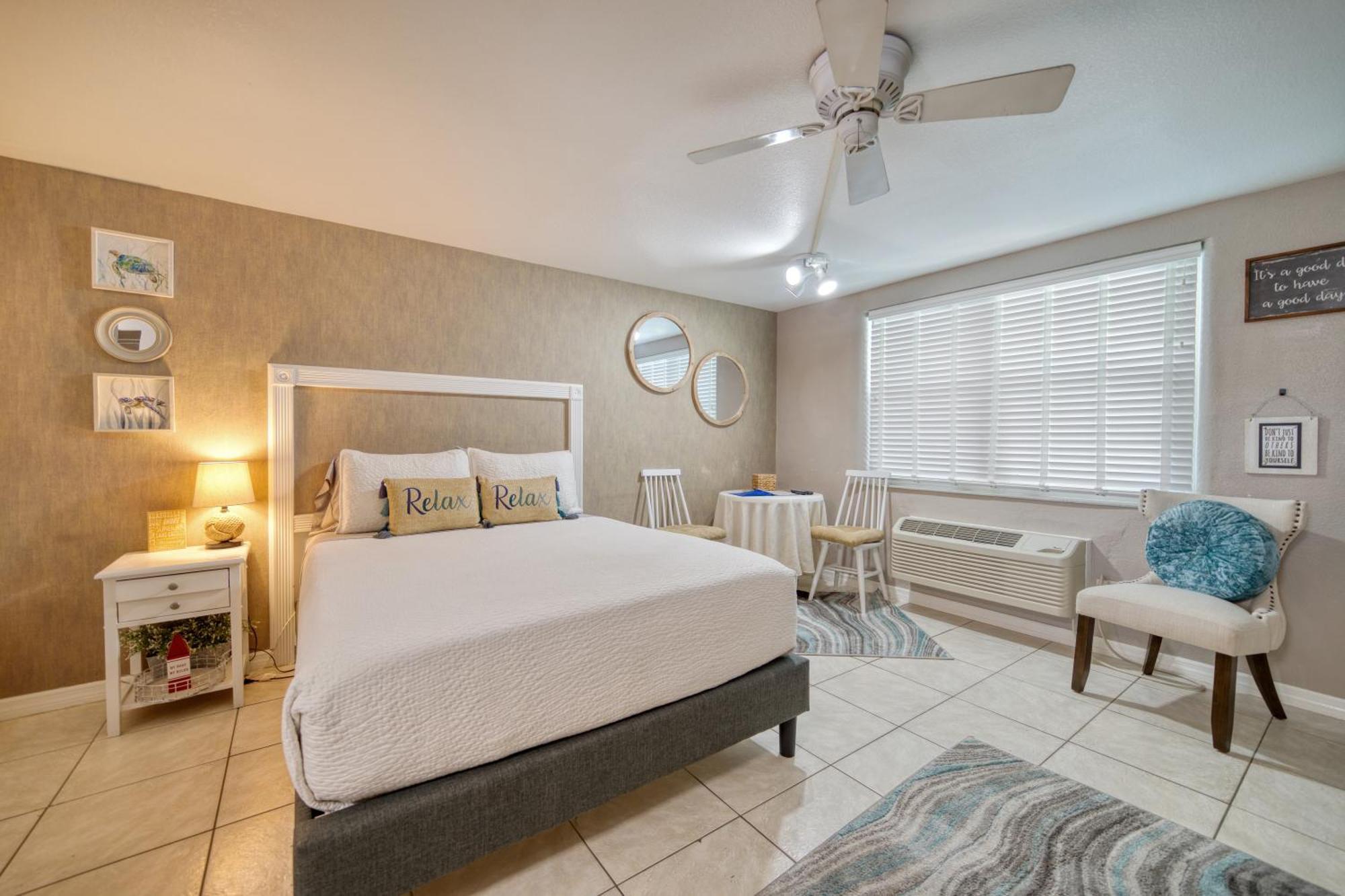 Camelot Beach Suites เคลียร์วอเตอร์บีช ภายนอก รูปภาพ